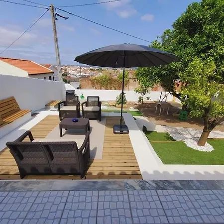 Casa Da Laranjeira, Perto De Obidos, Budha Eden, Dinossauros Parque Nyaraló *