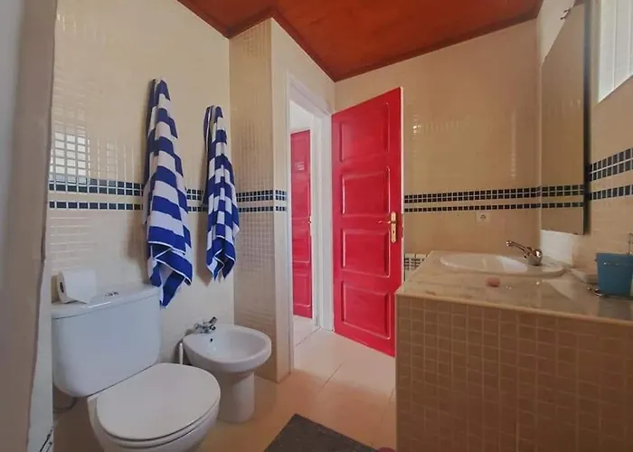 Hébergement de vacances Casa Da Laranjeira, Perto De Obidos, Budha Eden, Dinossauros Parque *