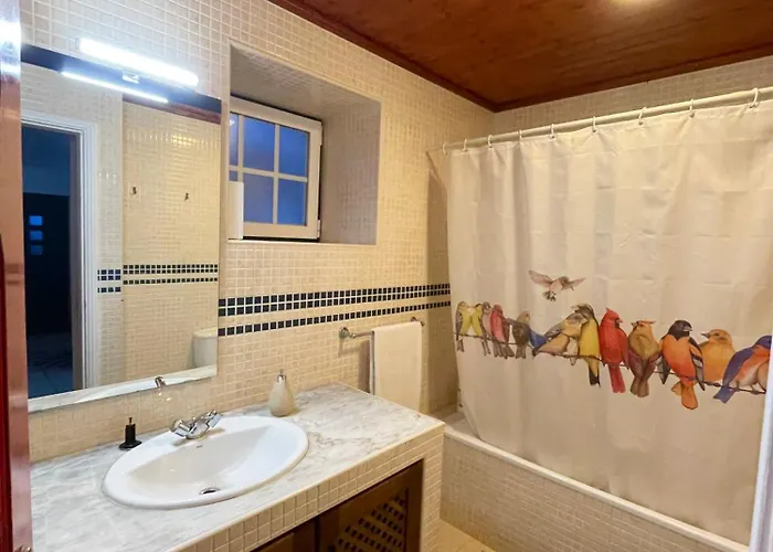 Casa Da Laranjeira, Perto De Obidos, Budha Eden, Dinossauros Parque * Vale Covo (Leiria)