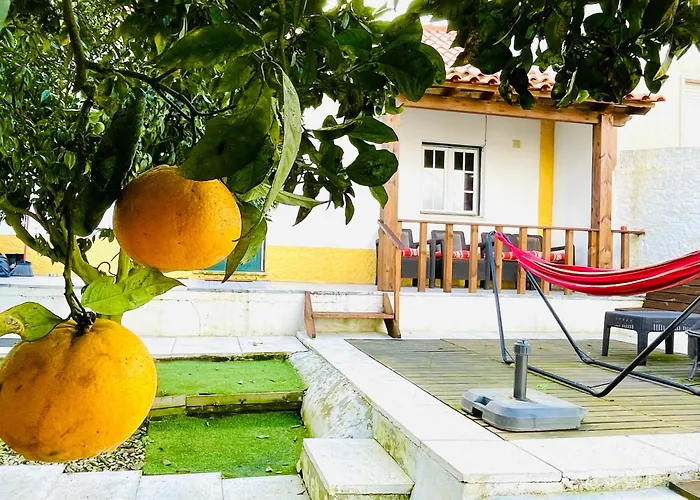 Hébergement de vacances Casa Da Laranjeira, Perto De Obidos, Budha Eden, Dinossauros Parque