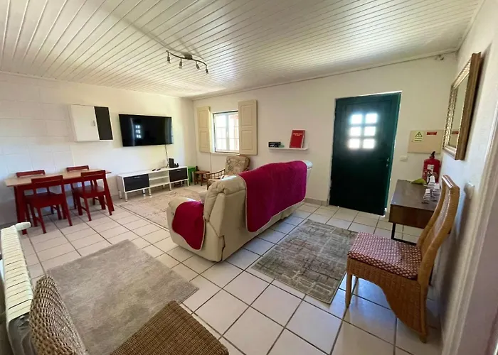 Casa Da Laranjeira, Perto De Obidos, Budha Eden, Dinossauros Parque